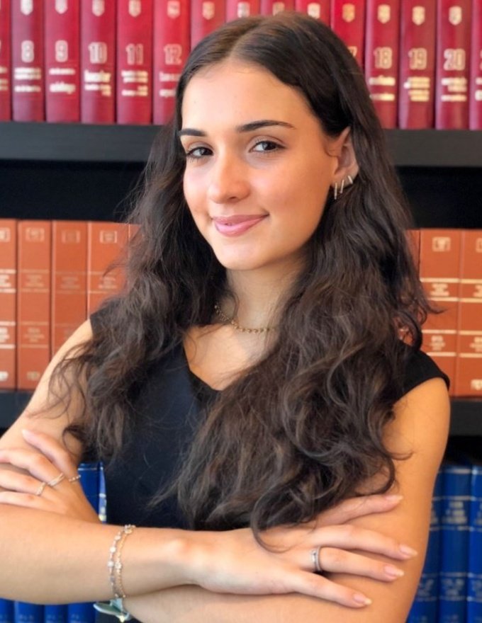 Maria Laura Farias Ribeiro Avilla Gimenez